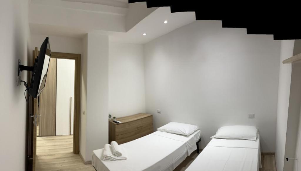 Apt. N. 1 Milano