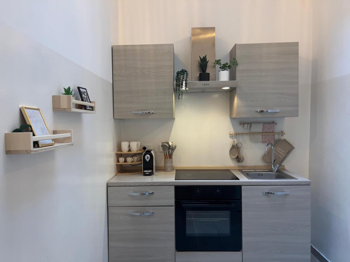 Regina In Porta Romana 3 - Sky Tv, Wifi & Breakfast Box Apartment Milan
