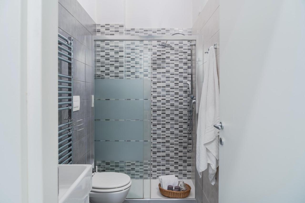 Casa Julia - Milano, Via P. Nuvolone - By Host4u Appartement *