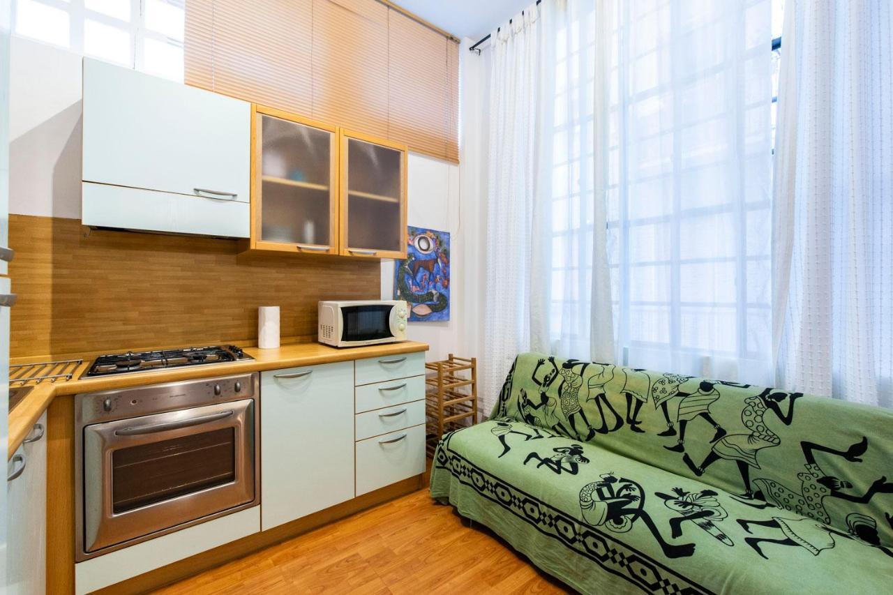 Apartment Extensive Terrace Navigli Toy Artistic Mailand