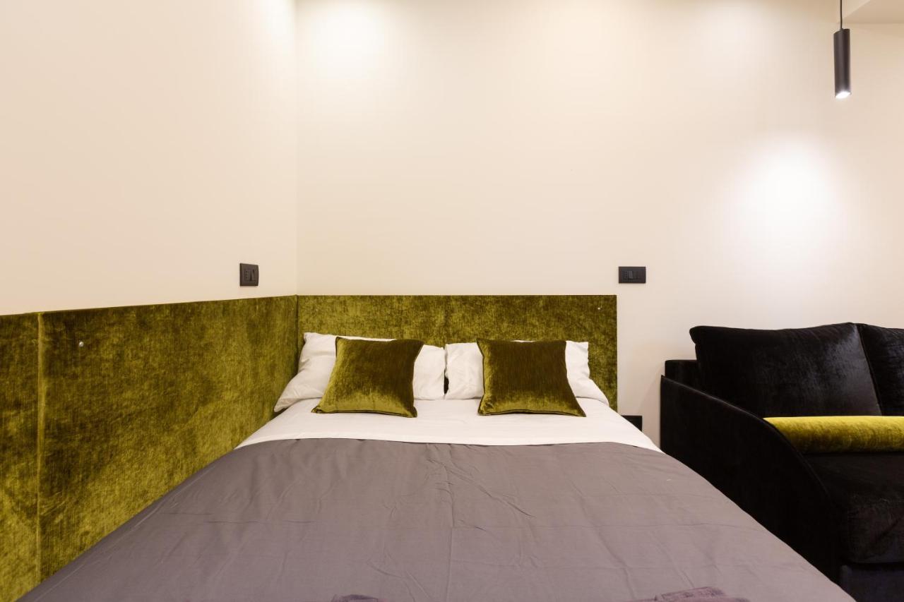 Apartment Pay60 -crescenzago- Luxury Yellow House Mailand