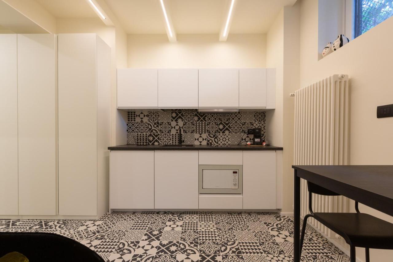 Apartment Pay60 -crescenzago- Luxury Yellow House