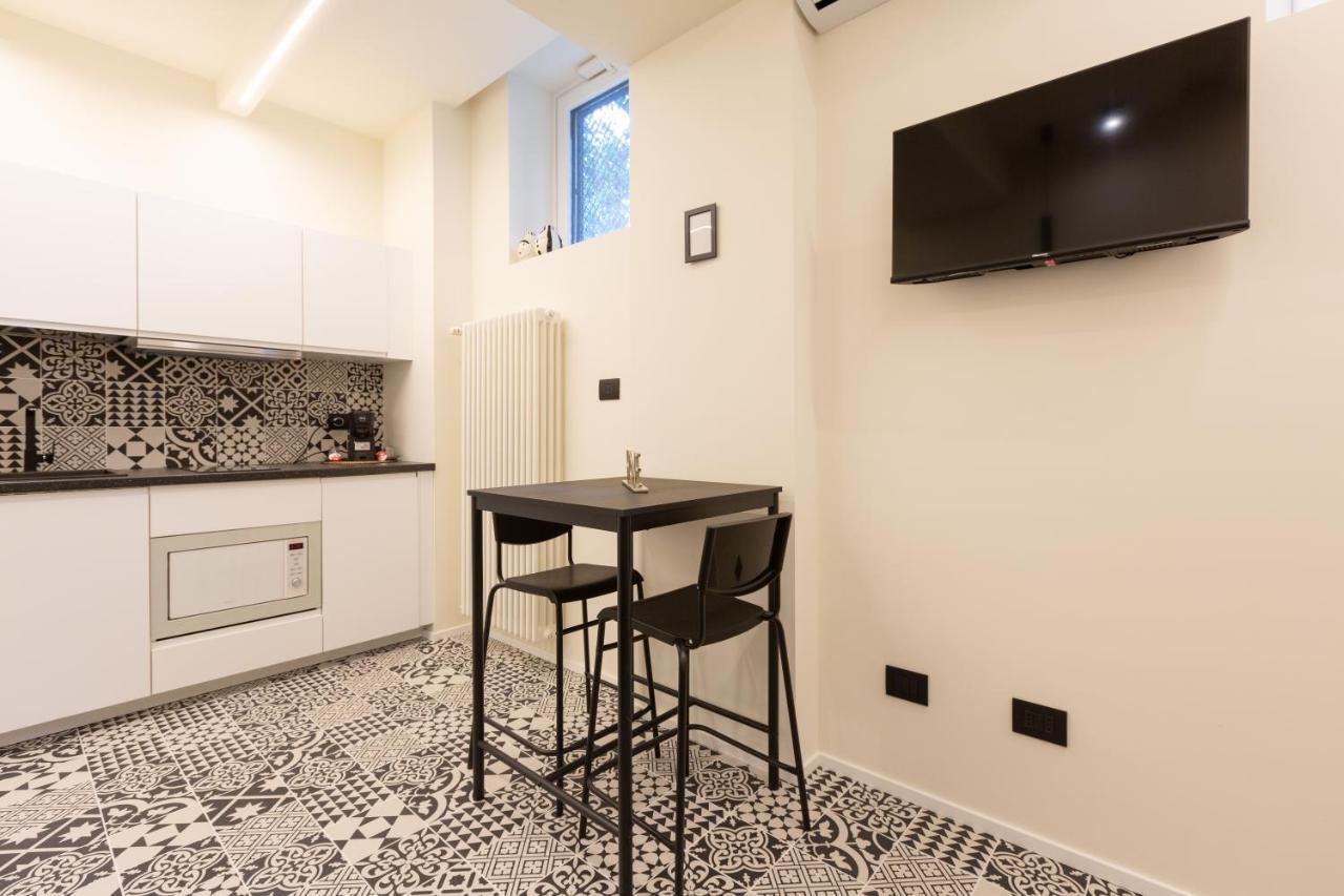 Apartment Pay60 -crescenzago- Luxury Yellow House