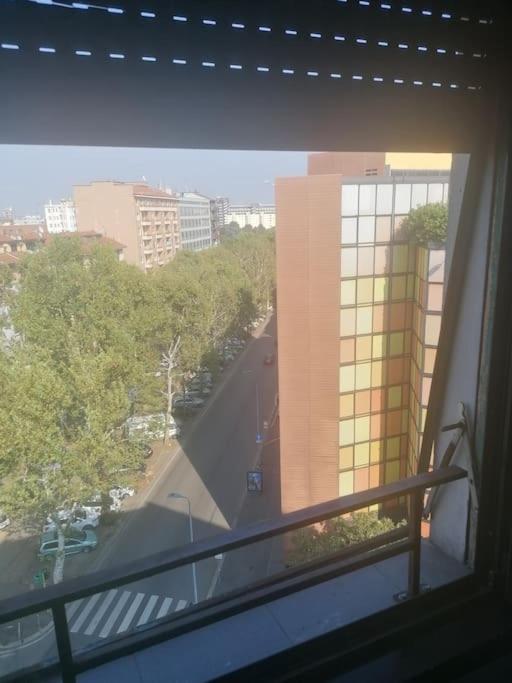 Appartement Two-room - 10 Min Walk From Isola Milaan