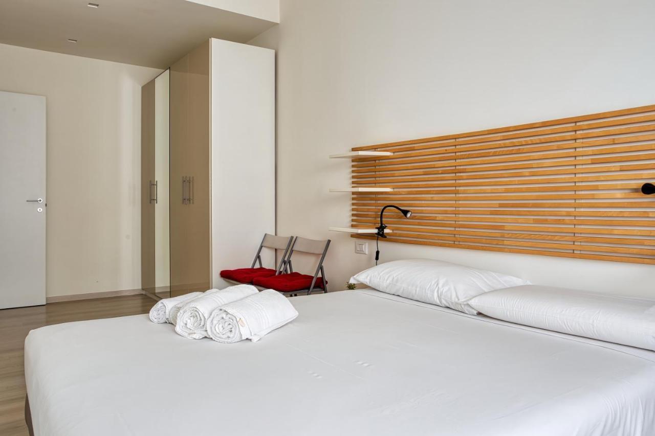 Joivy Vibrant 2bed With Balcony Apartment *
