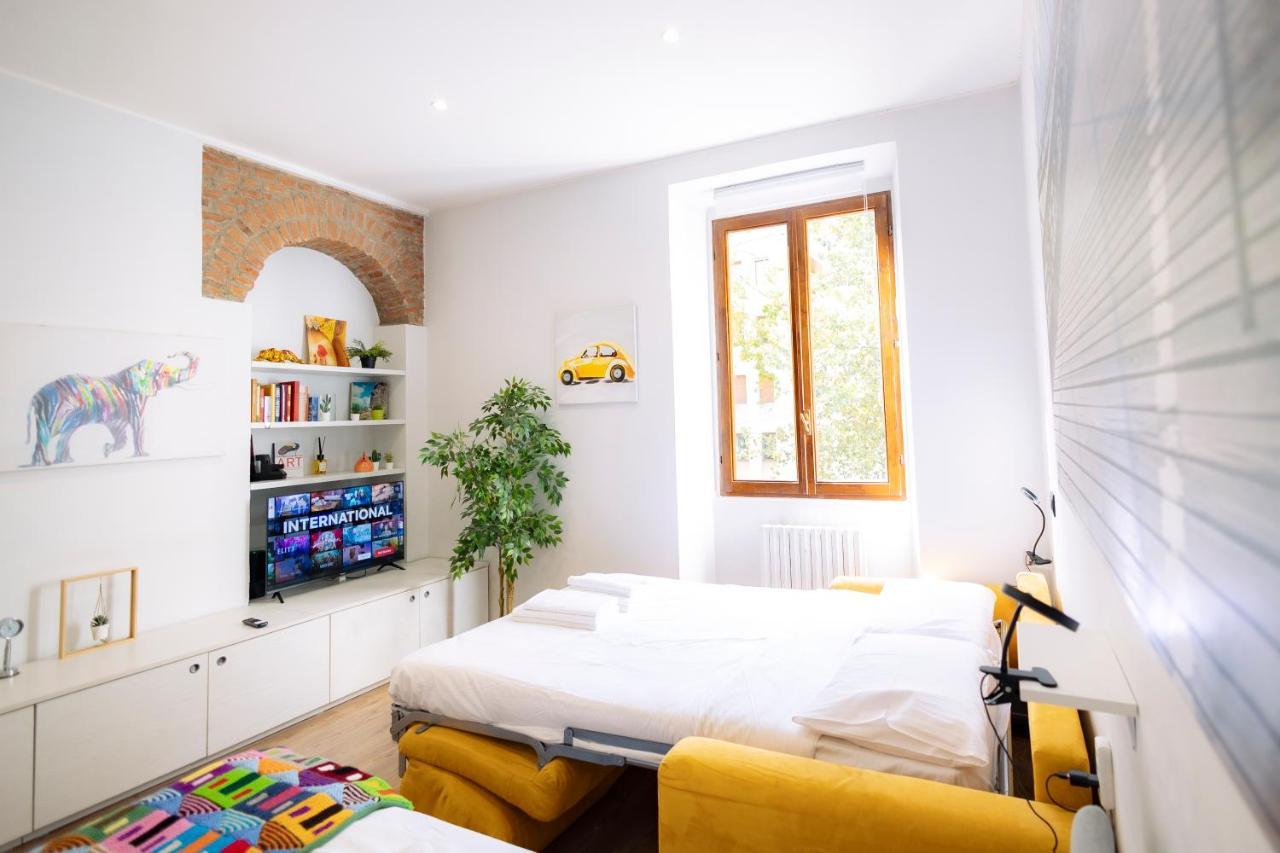The Red Bricks - San Babila Area Milano
