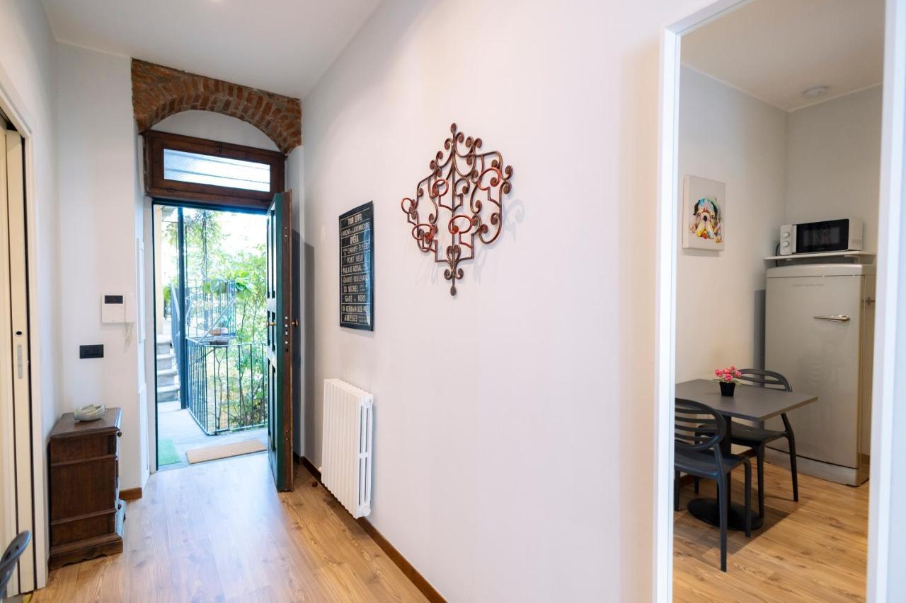 The Red Bricks - San Babila Area * Milano