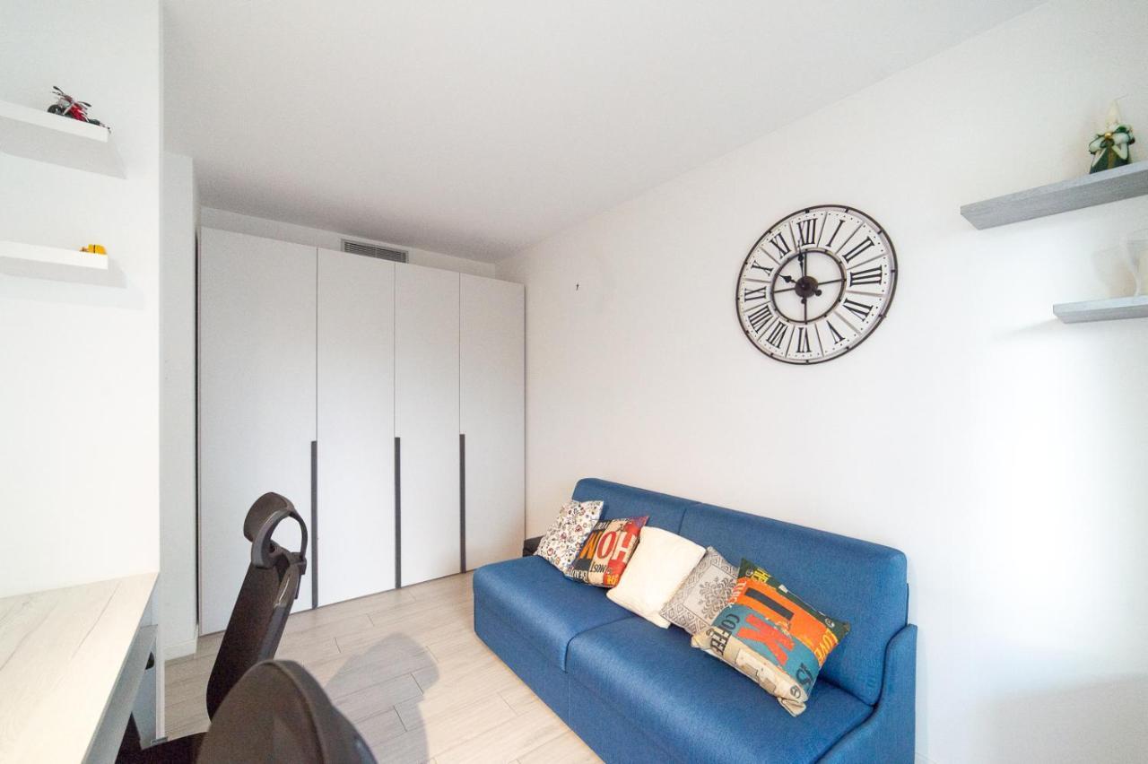 Hbhall 9 * Milano