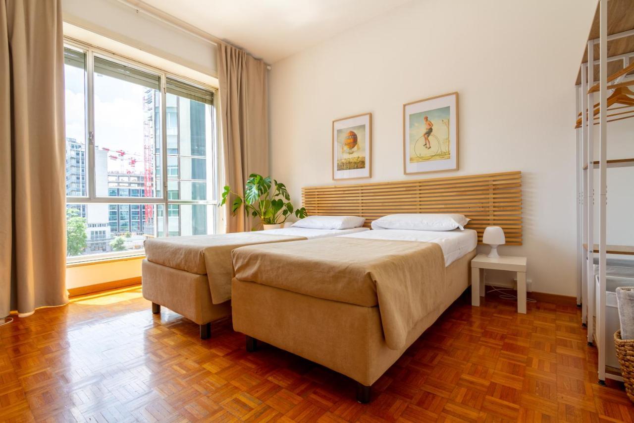 Palazzo Lombardia - Station - Bighome * Milan