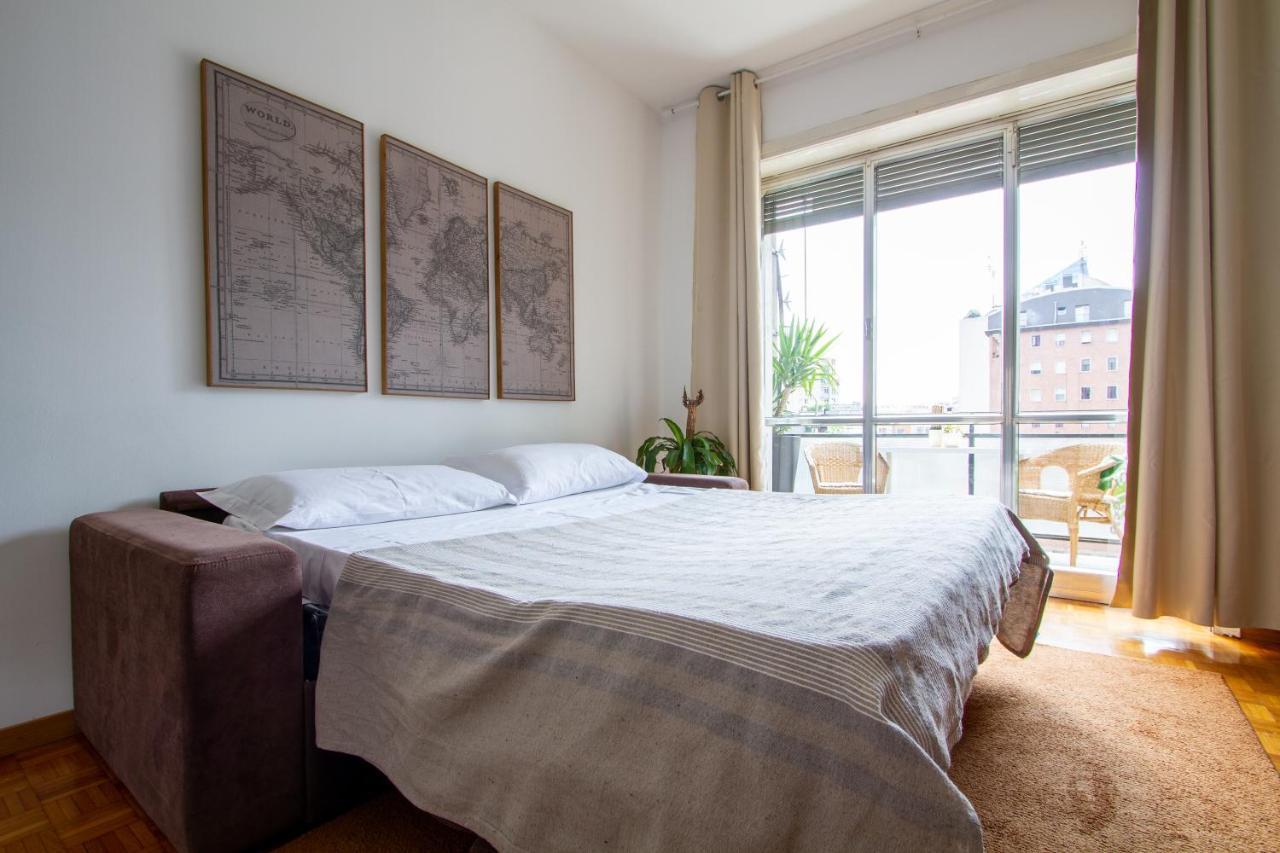Palazzo Lombardia - Station - Bighome Apartment