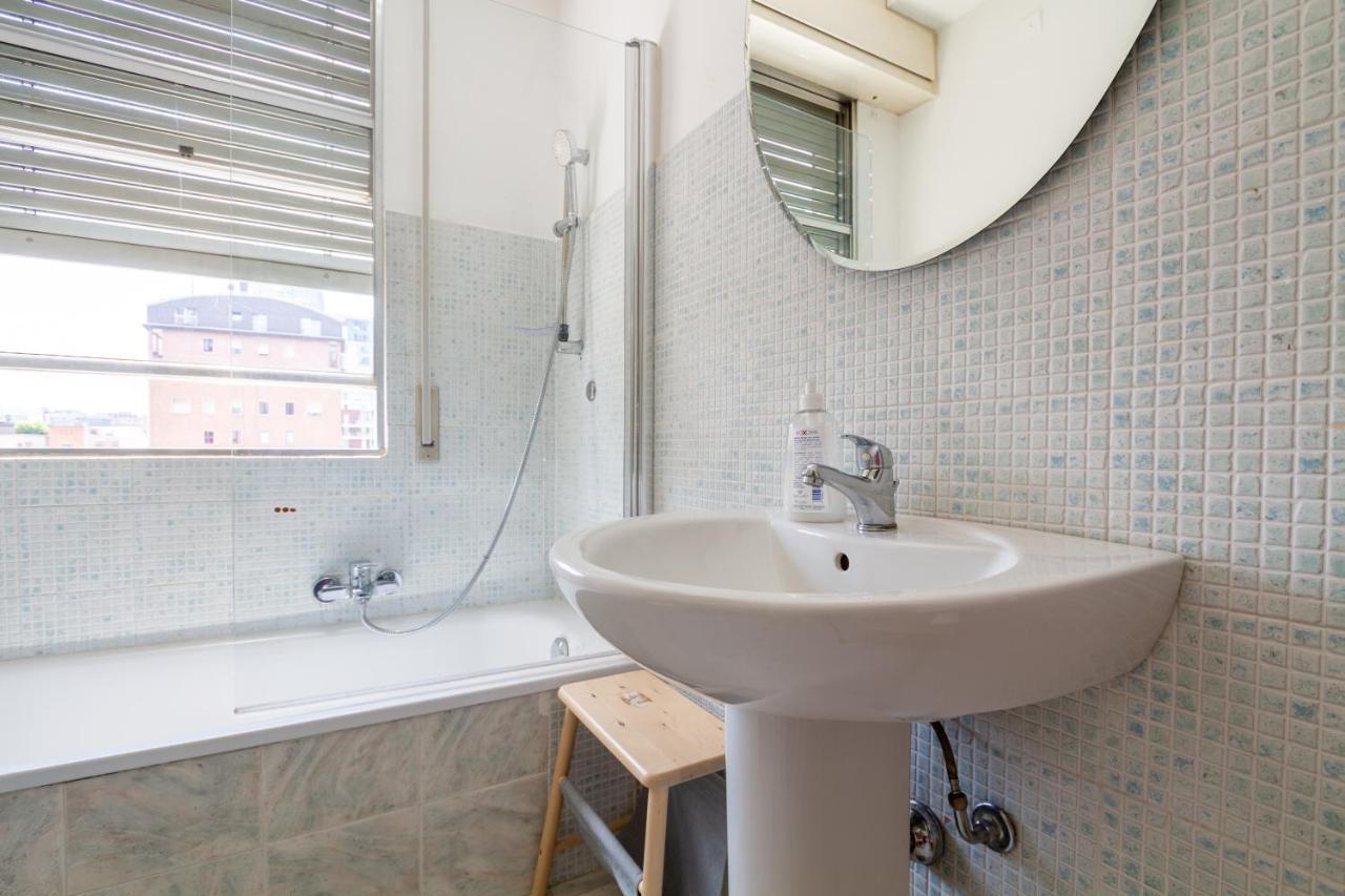 Palazzo Lombardia - Station - Bighome Apartment