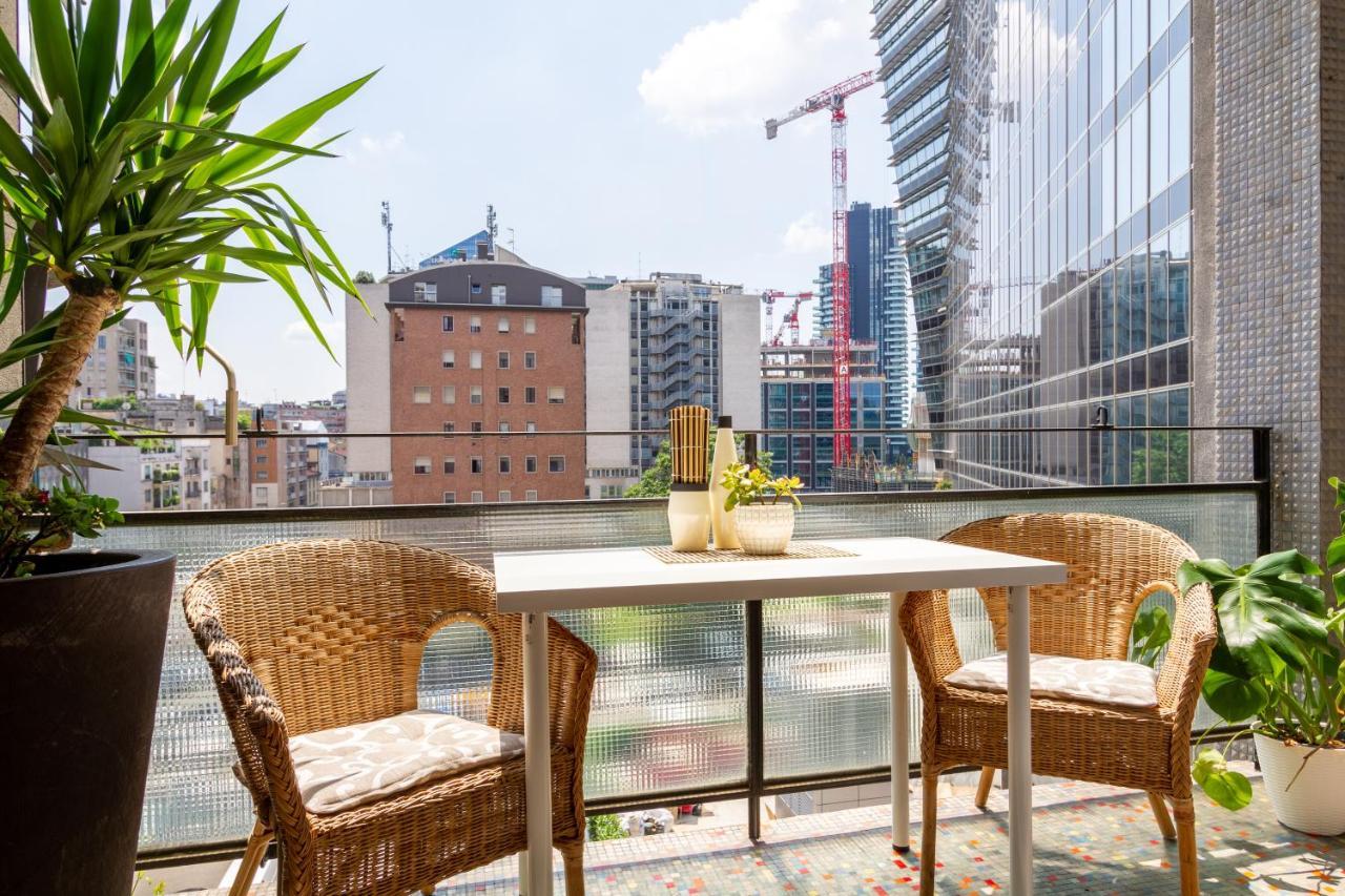 Palazzo Lombardia - Station - Bighome Apartment *