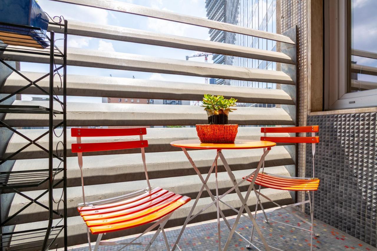 Palazzo Lombardia - Station - Bighome Apartment *