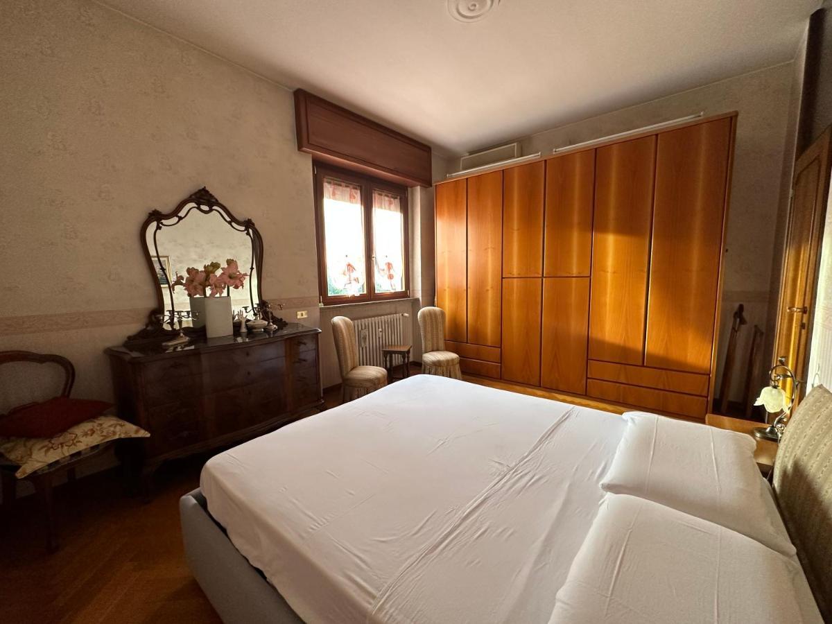 Dehomes - Two Bedrooms, Terrace, Wi-fi, Tram To Centre & Rho Fiera Apartment *