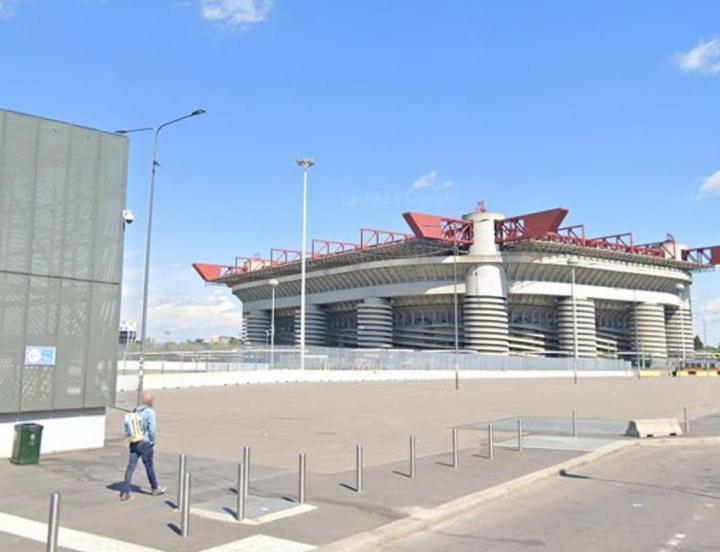 Doppia A 700 Metri Dallo Stadio Cir 015146