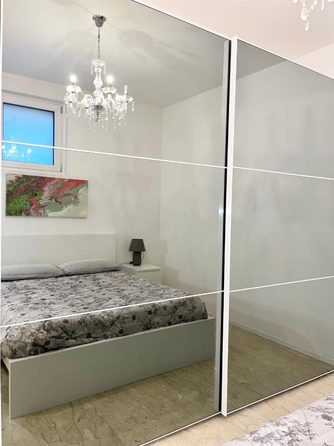 Apartment The White House, Modern In Center Milan