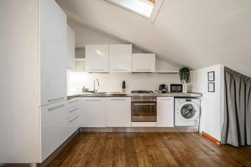 Buenos Aires' Nest - 10 Minutes From Duomo With Terrace Milan