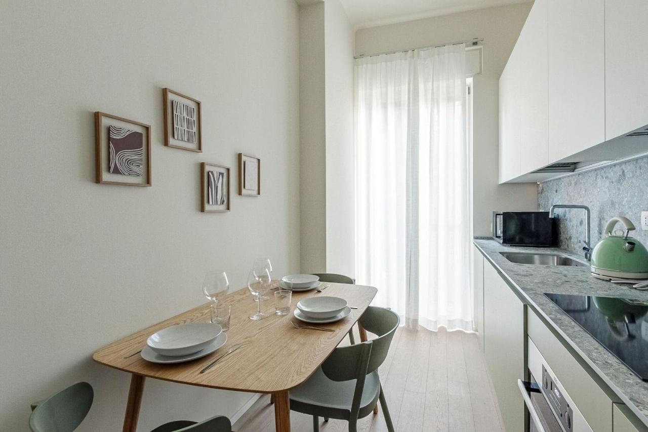 Appartamento Uberto Visconti Di Modrone B Milano