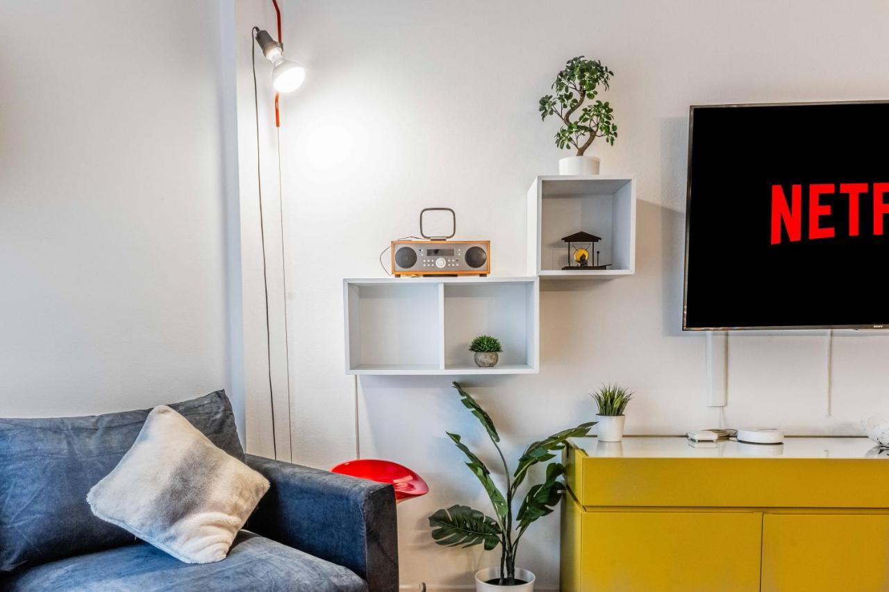 Cozy San Siro-duomo Netflix & Design * Milaan