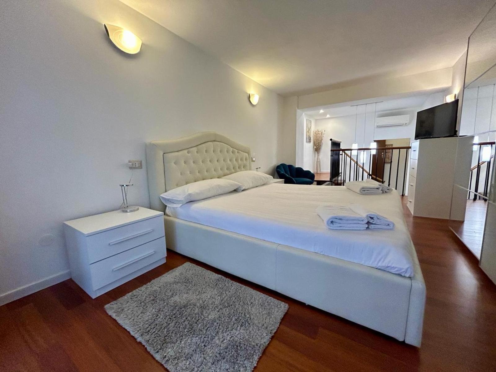 Apartment Kibilu - Via Tolmezzo - Ospedale San Raffaele - Stazione Di Lambrate Milan