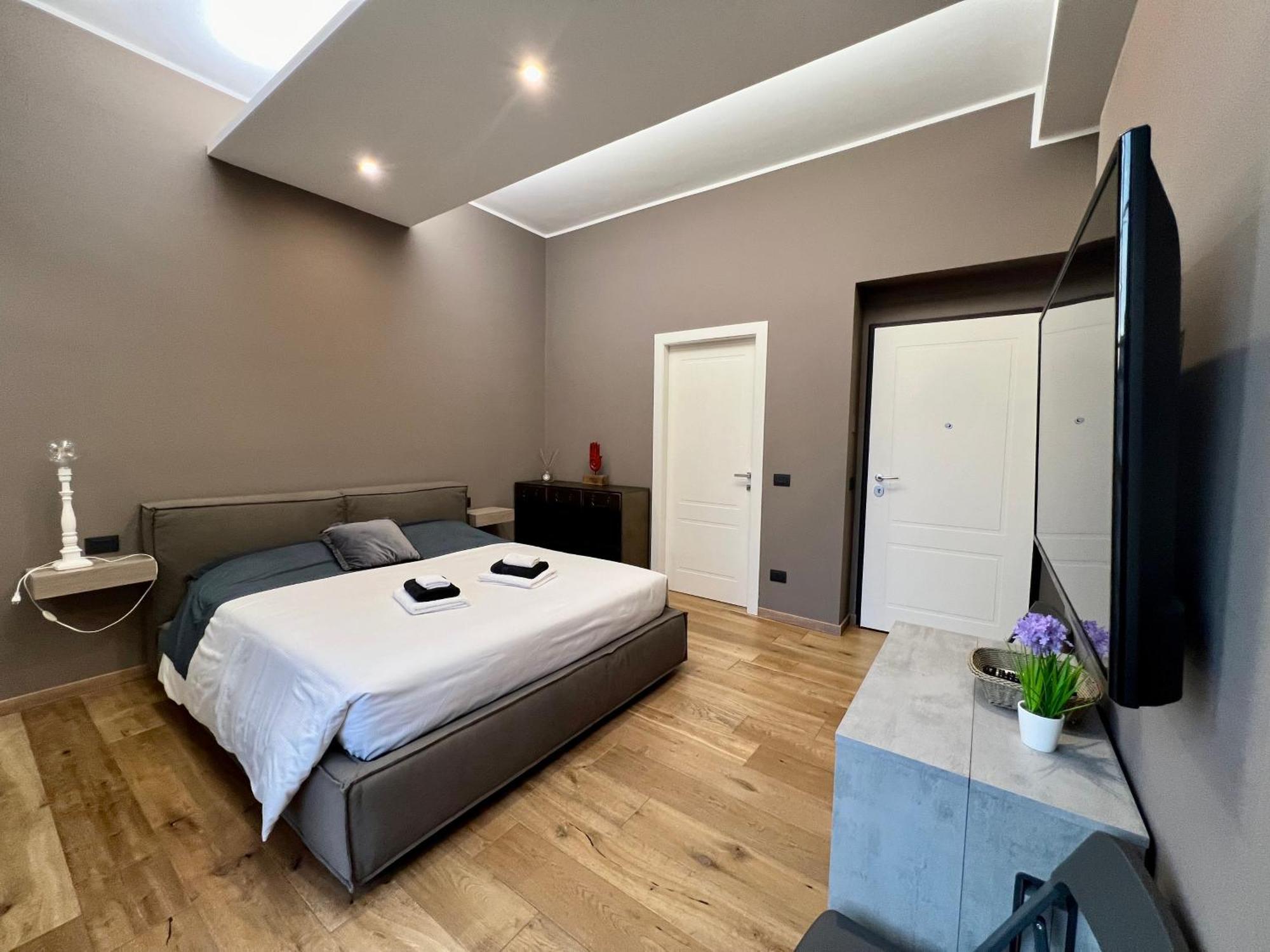 New Amazing Mono Located In Moscova District From Moscova Group Apartment