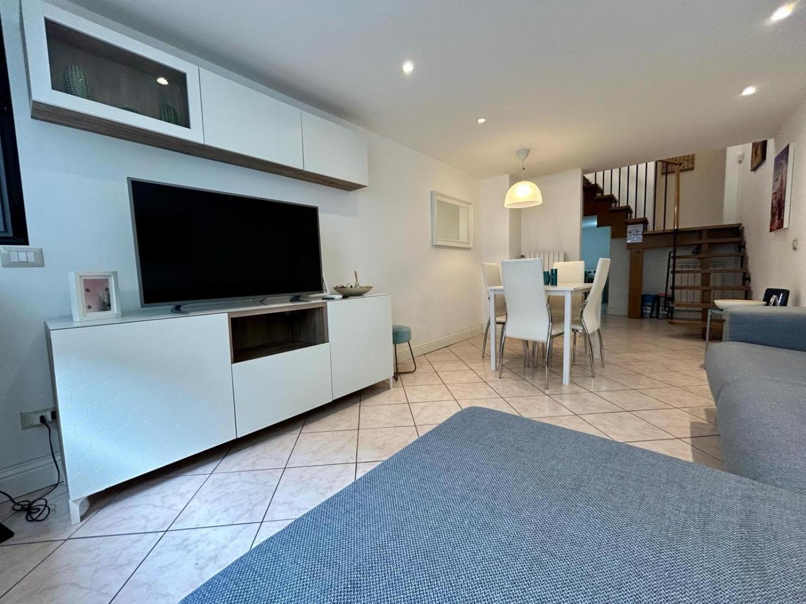 Apartment Kibilu - Via Tolmezzo - Ospedale San Raffaele - Stazione Di Lambrate Milan