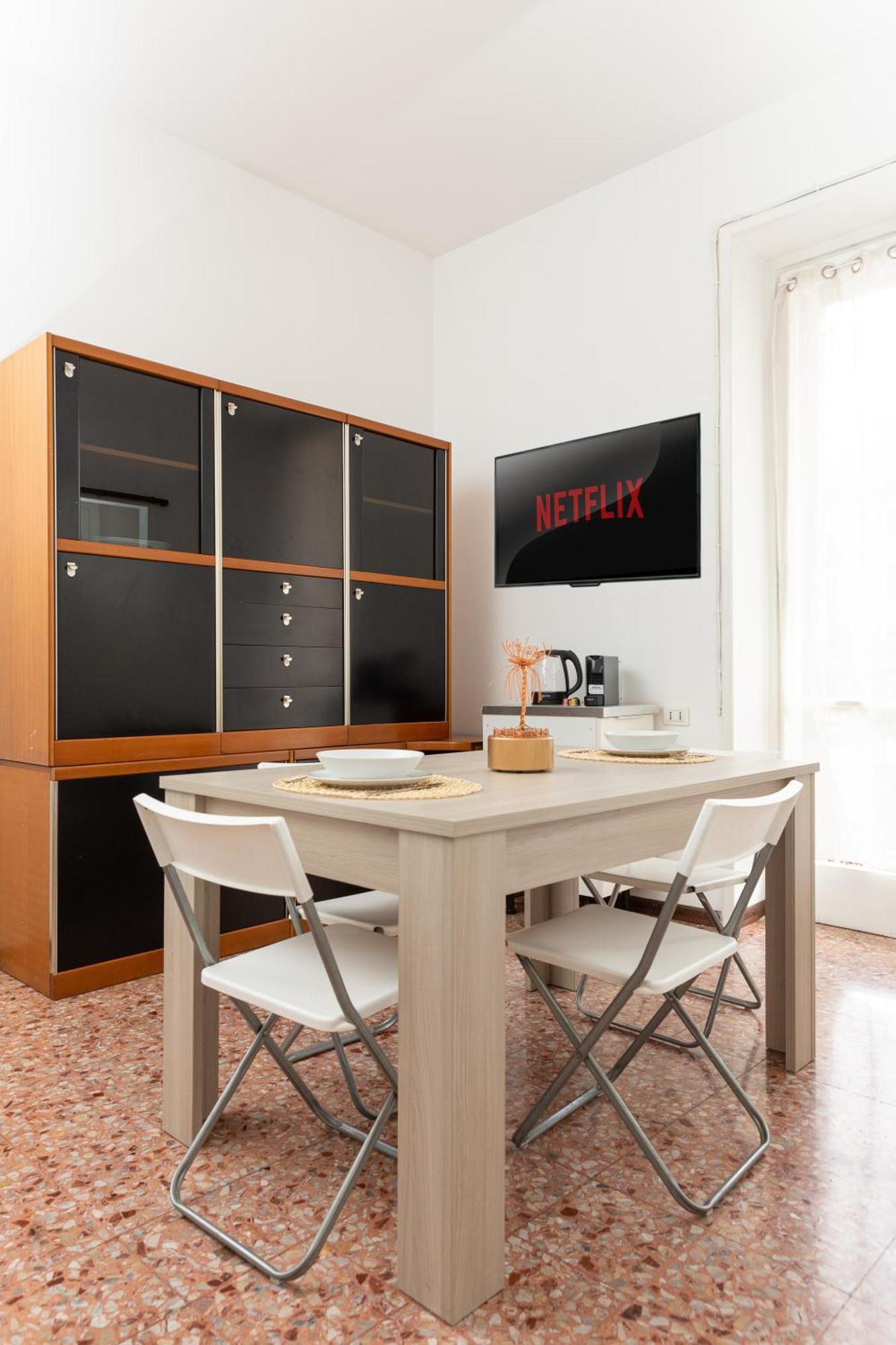 Apartment Picasso - Spacious Exclusive Milan