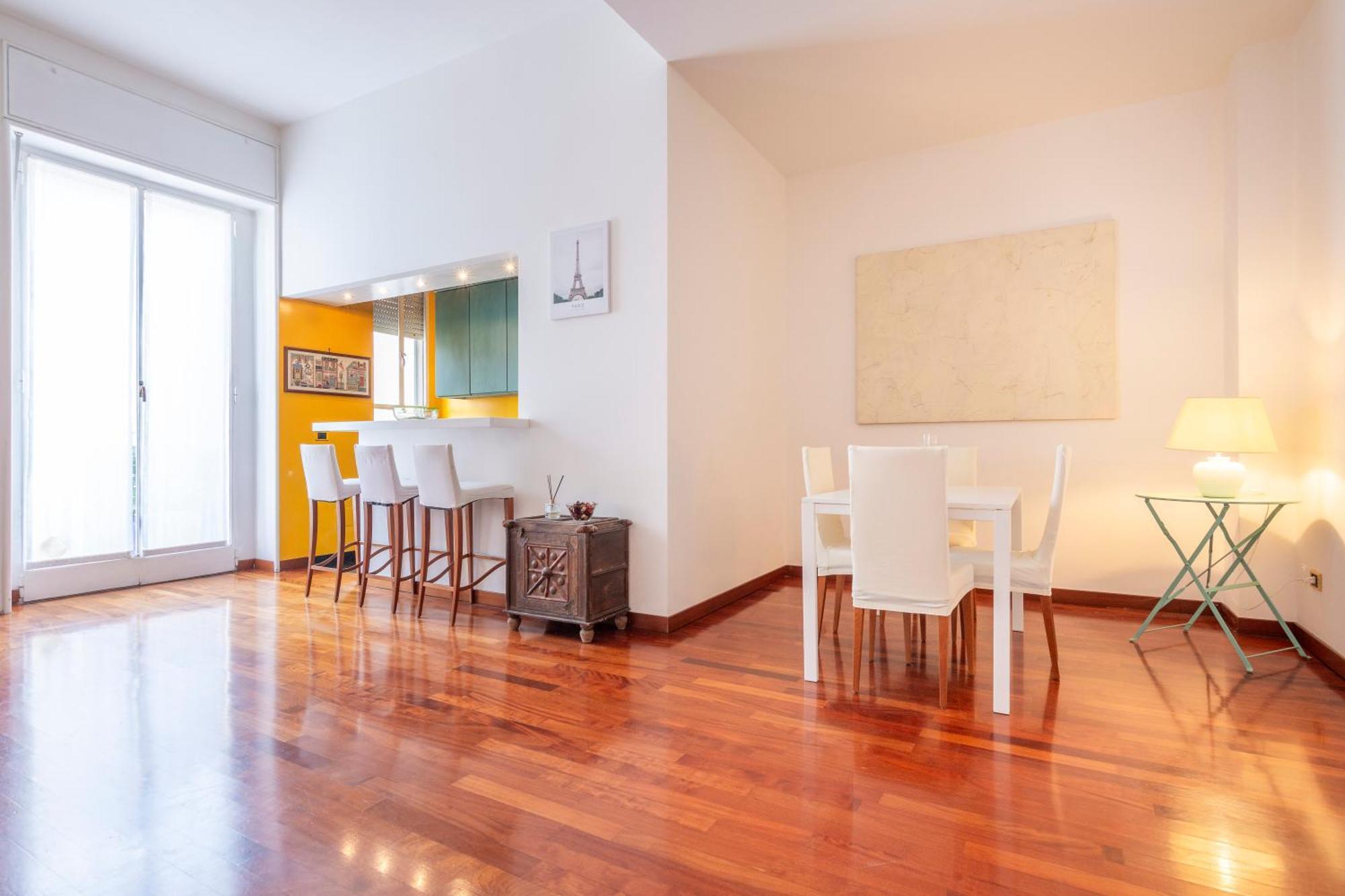 Apartment At - Turati/porta Nuova Milan