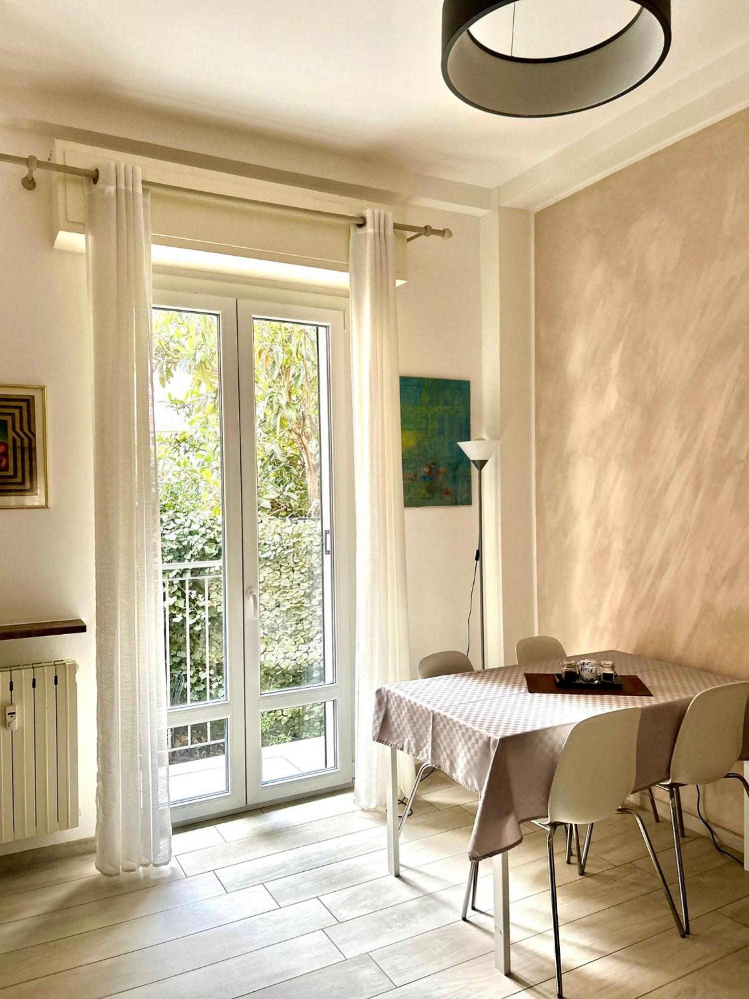 Lovely 2 With Small Garden Milan