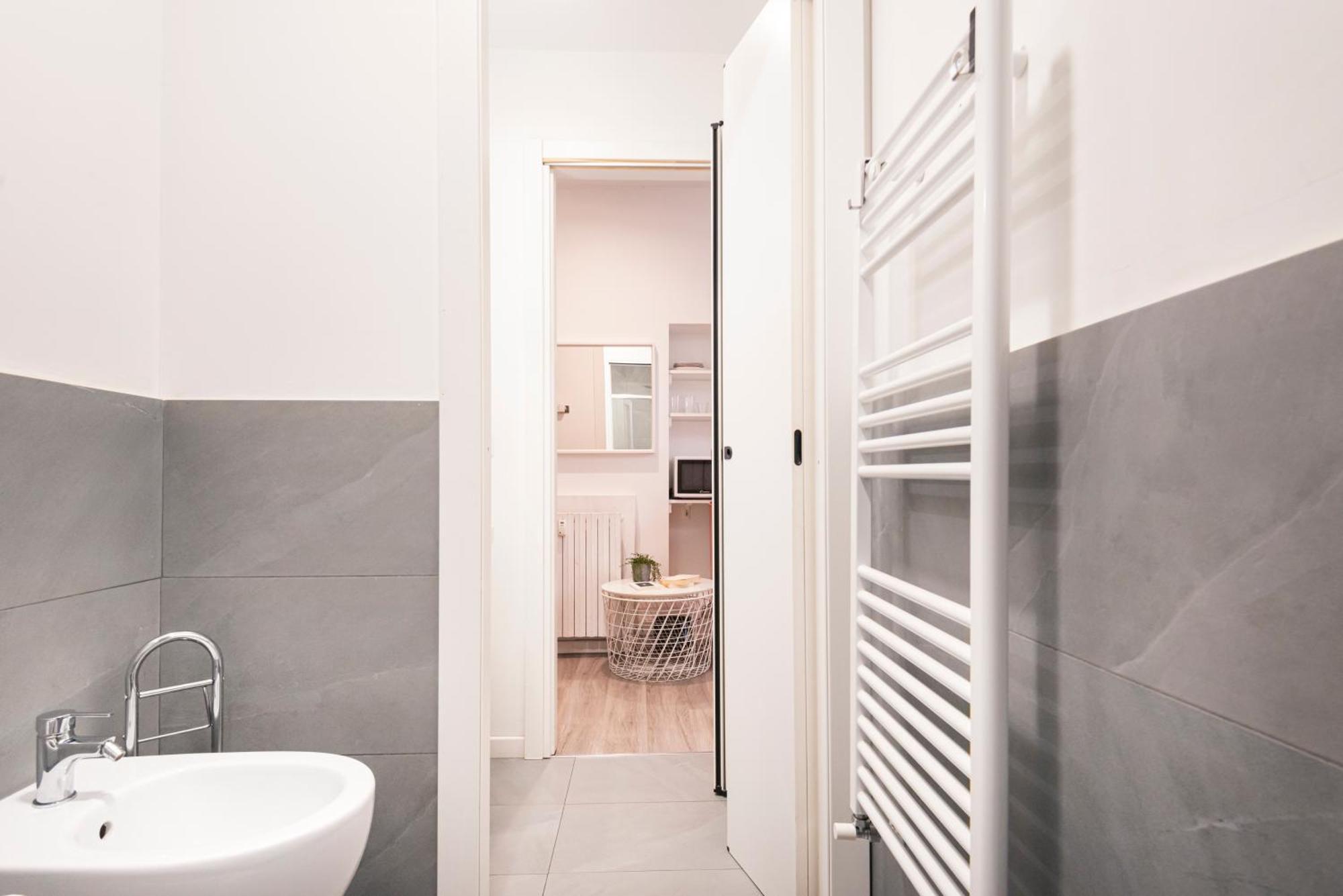 Compact And Charming Porta Venezia Apartment *