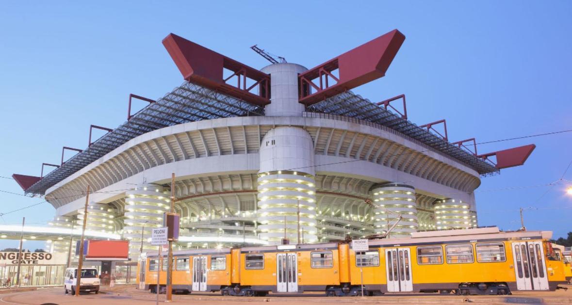 Bilocale In Bande Nere-metro Rossa Duomo *