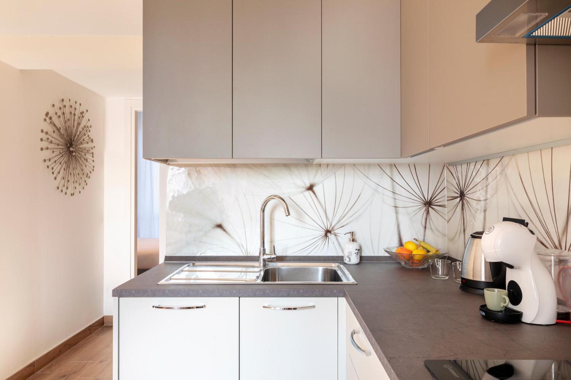Appartement The House Of Dandelions - Duomo In 15min By Metro M3 Milaan