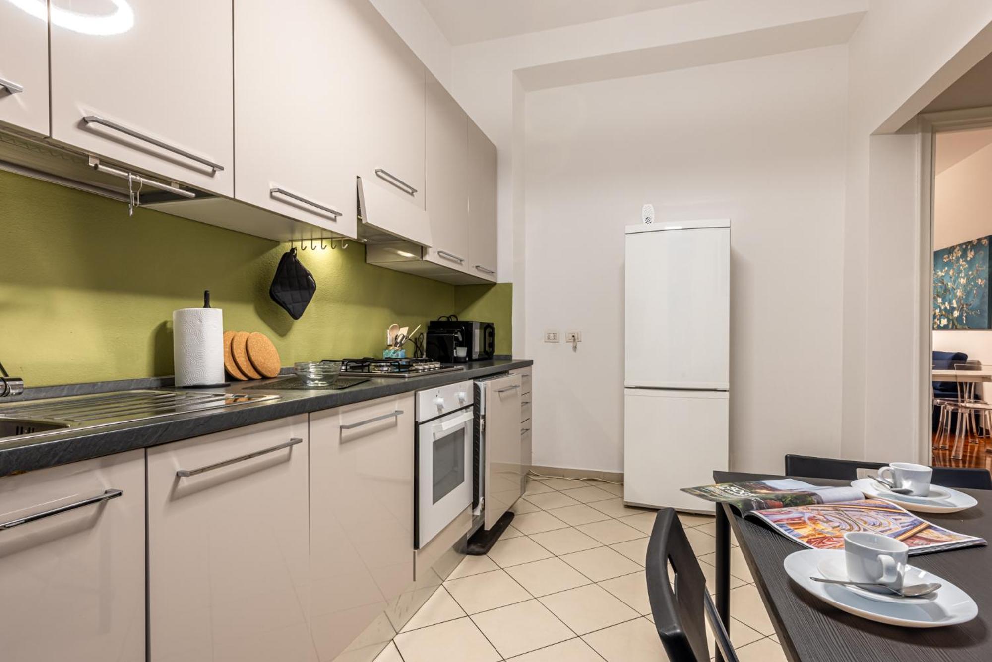 Cortivo House - Magenta 81 *