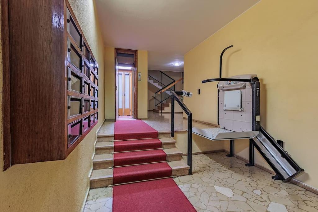 Stylish And Perfect Place For Families And Friends Milaan