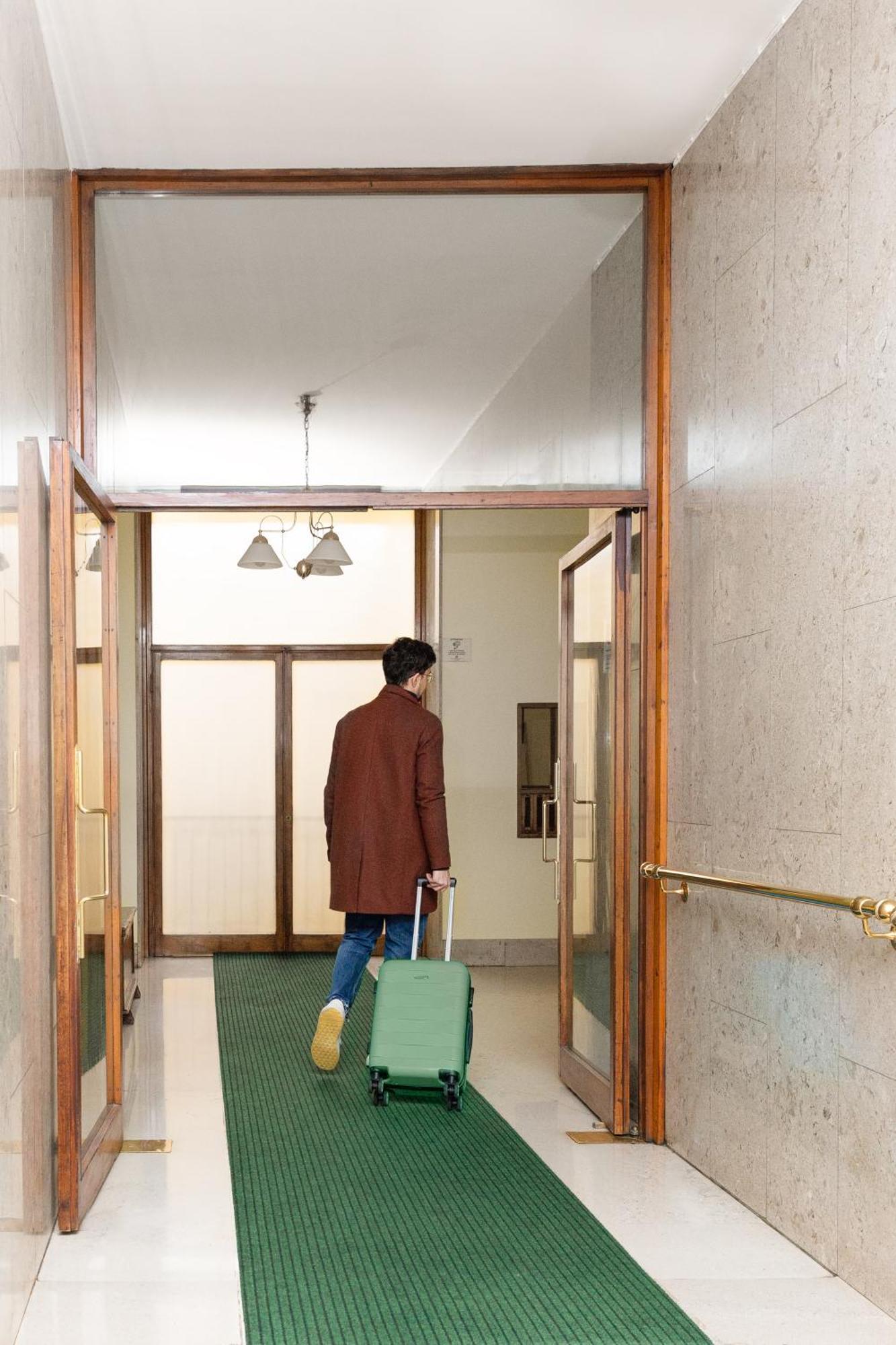 Picasso - Spacious Exclusive Apartment Milan