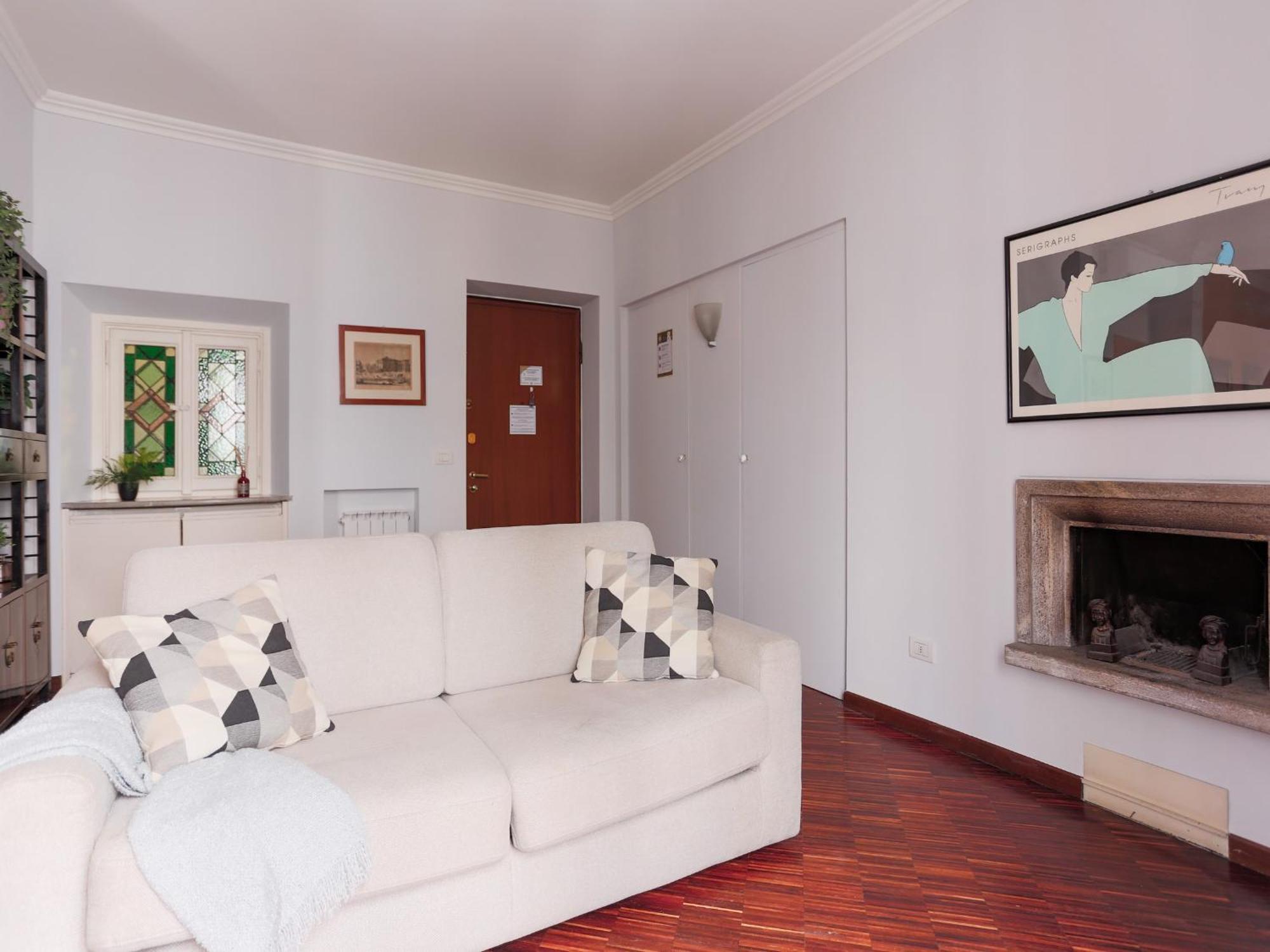 Apartment The Best Rent - Spacious One-bedroom Near The Columns Of San Lorenzo Mailand