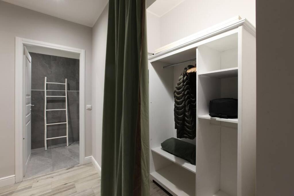 Hacca Collection - Station & Buenos Aires