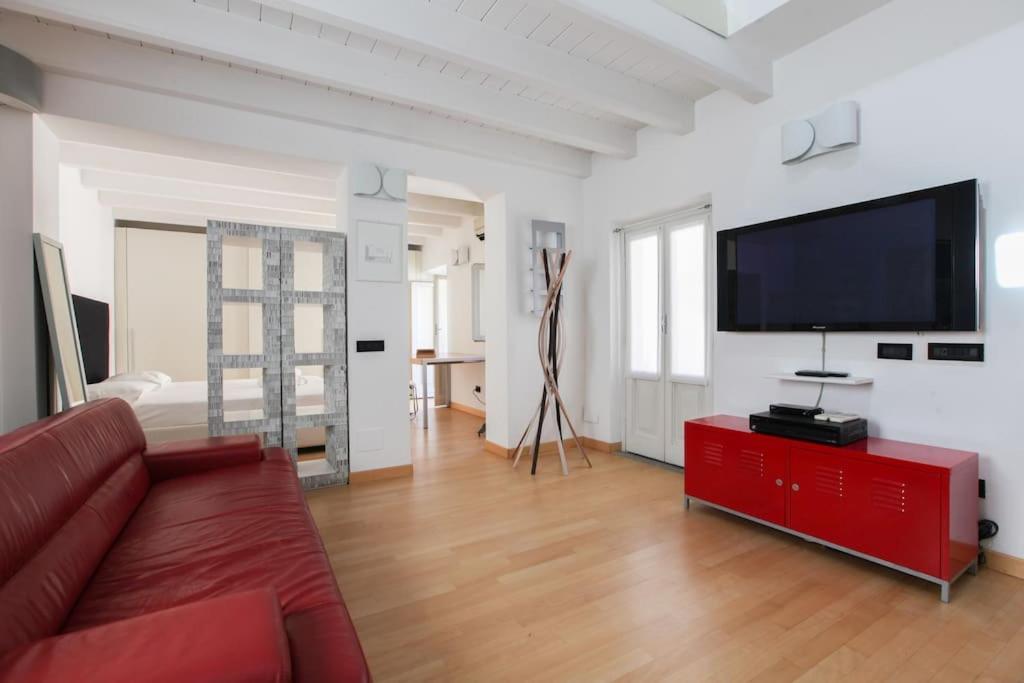 Hacca Collection - Open Space In Porta Ticinese