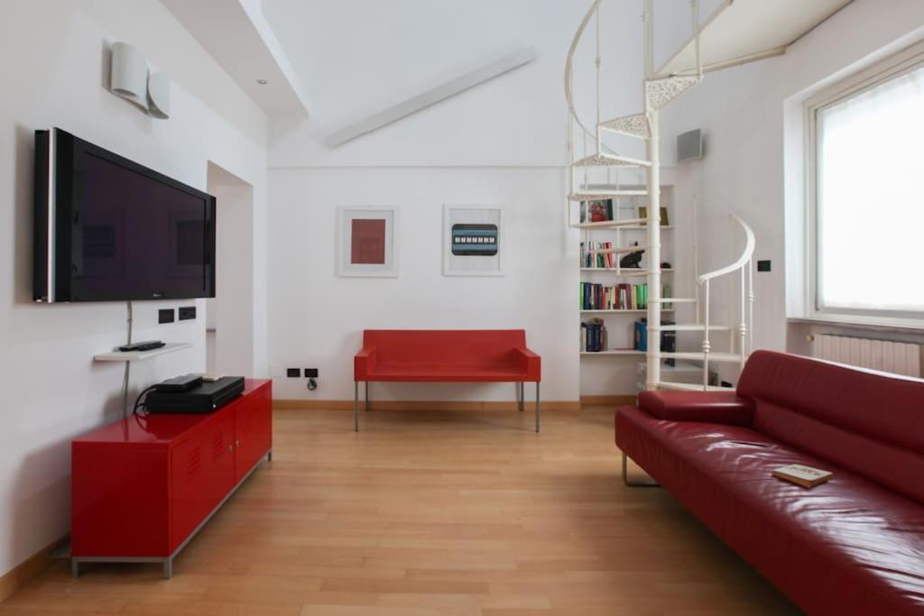 Hacca Collection - Open Space In Porta Ticinese Milaan