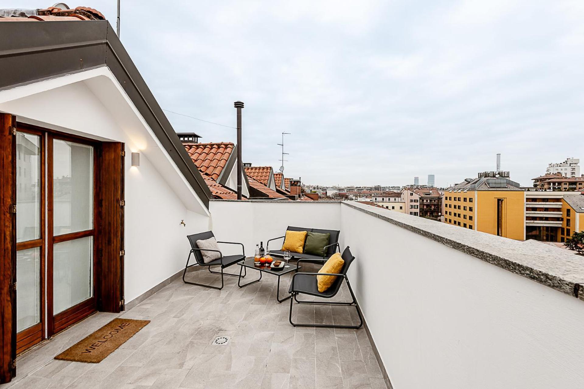 Stayeasy Argelati40 - Penthouse With 2 Bedrooms, 2 Bathrooms And Terrace - Navigli Apartment