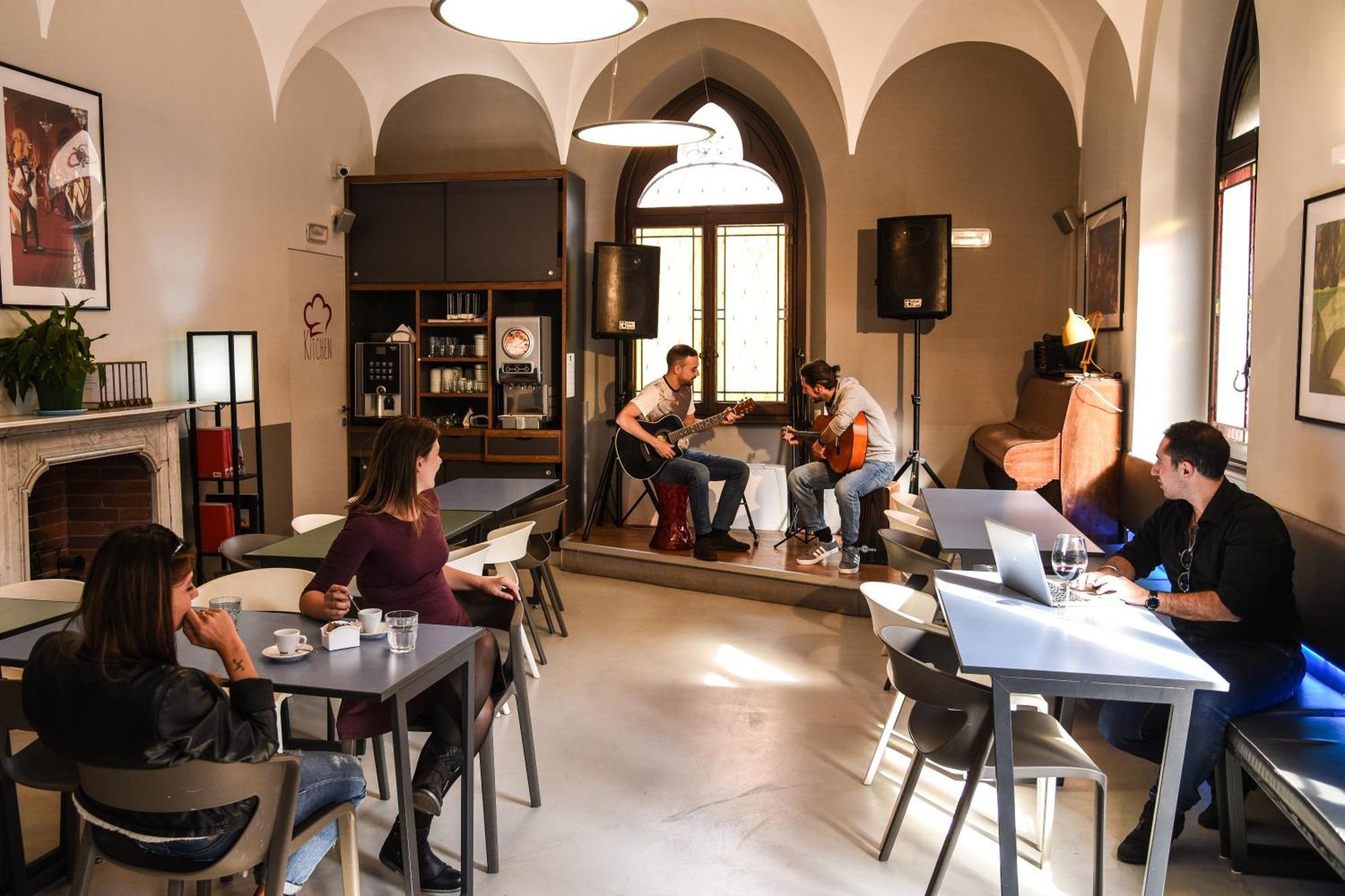 Babila Hostel&bistrot