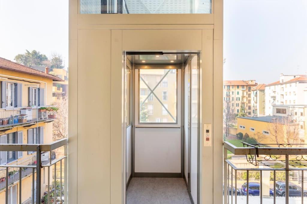 Modern In Next To Metro M5 - Sarca 73 Leilighet *