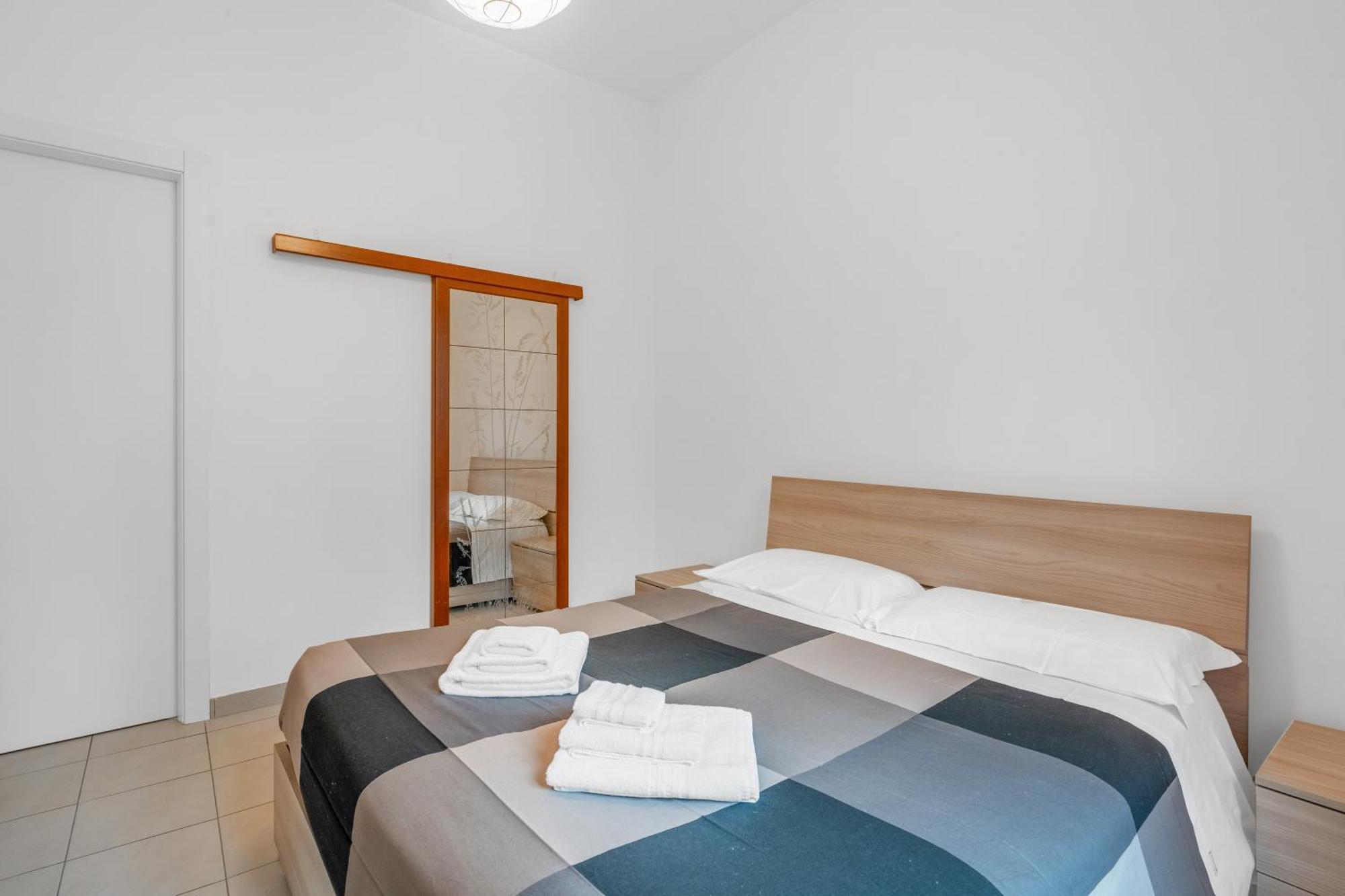 Apartment Navigli Duomo - Chateau Milan, Metro M2 E Parcheggio Gratuito