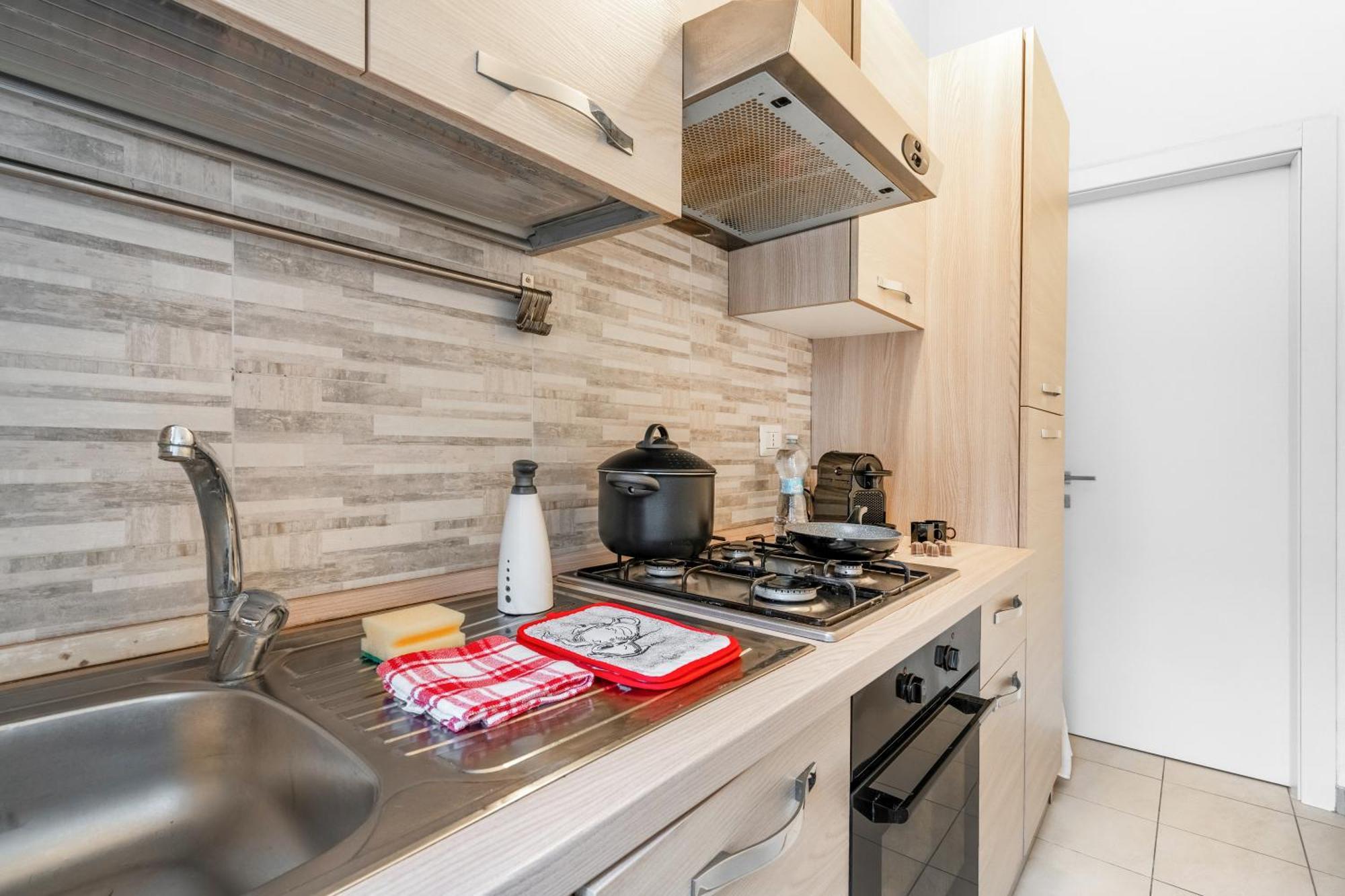 Navigli Duomo - Chateau Milan, Metro M2 E Parcheggio Gratuito Apartment