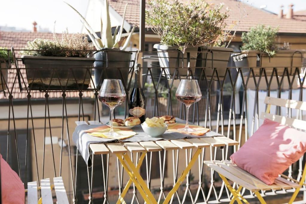 Appartement *navigli Art Attic*designarea Milan-wifi-netflix Milaan