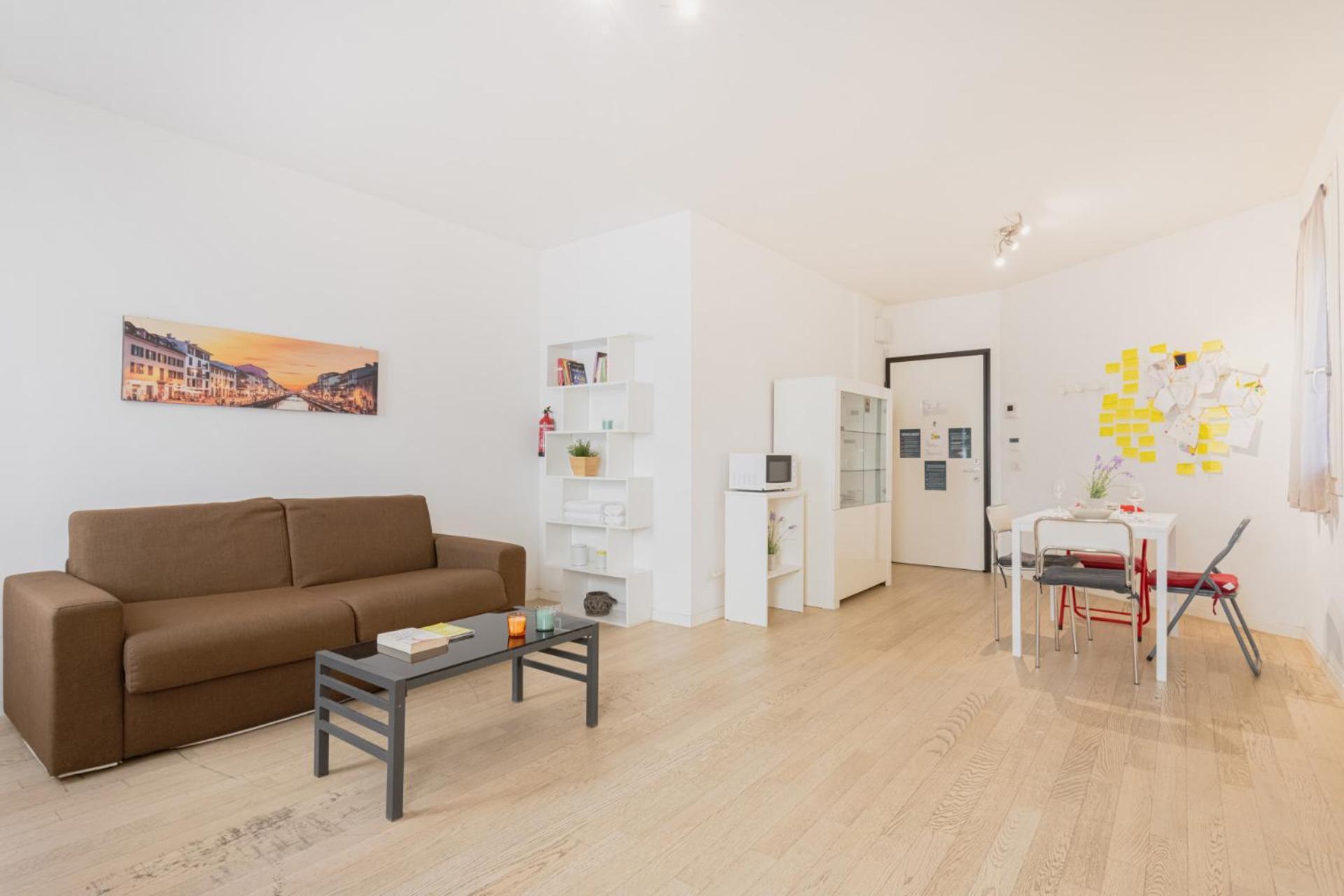Easylife - Stile E Comfort Sui Navigli Milano