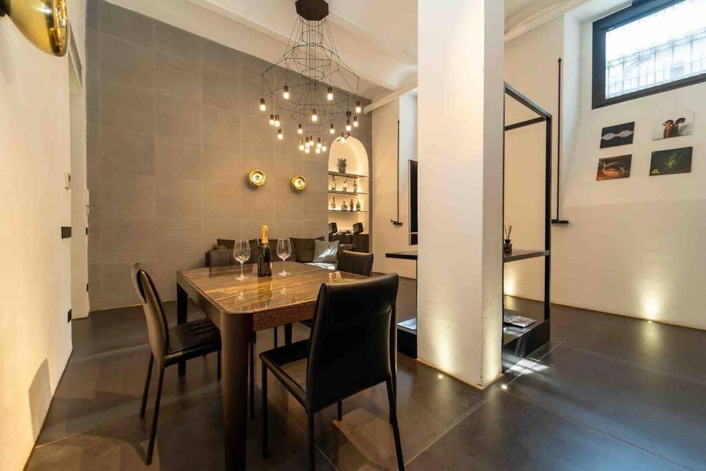 Appartamento Prestigioso Loft In San Babila A 5 Min. Dal Duomo