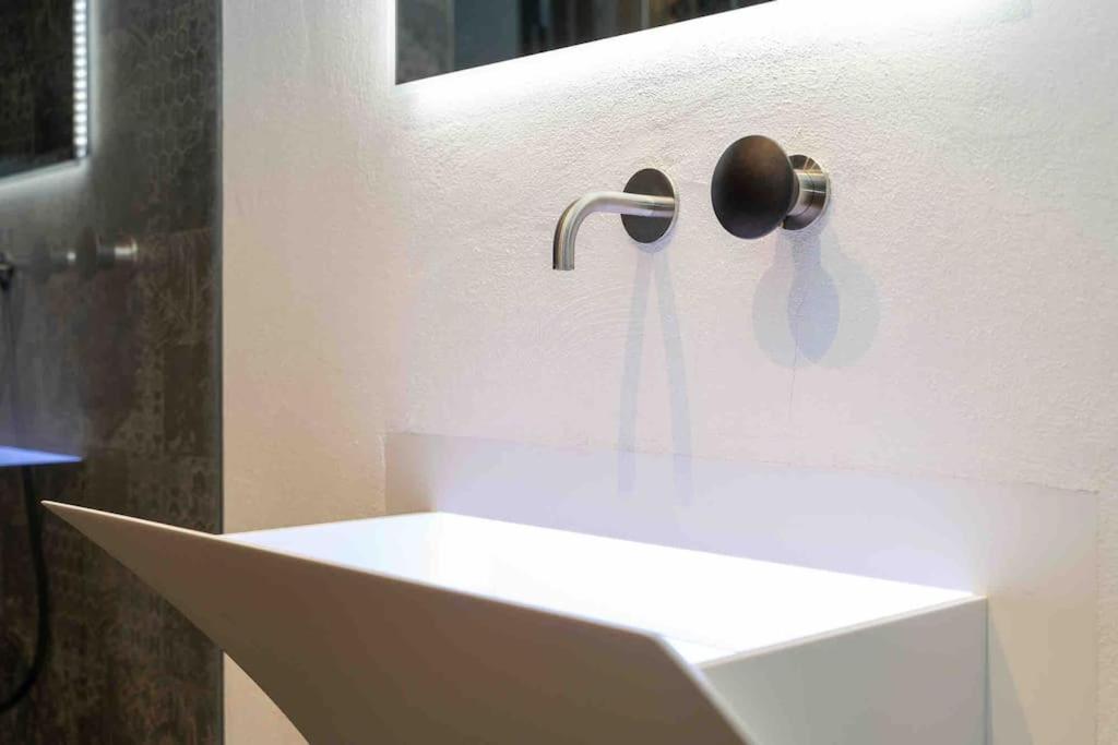 Appartamento Prestigioso Loft In San Babila A 5 Min. Dal Duomo *