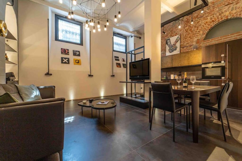 Appartamento Prestigioso Loft In San Babila A 5 Min. Dal Duomo
