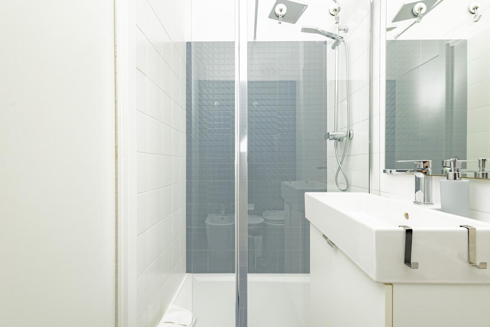 Xenia - Cozy Luminous Flat Near Navigli